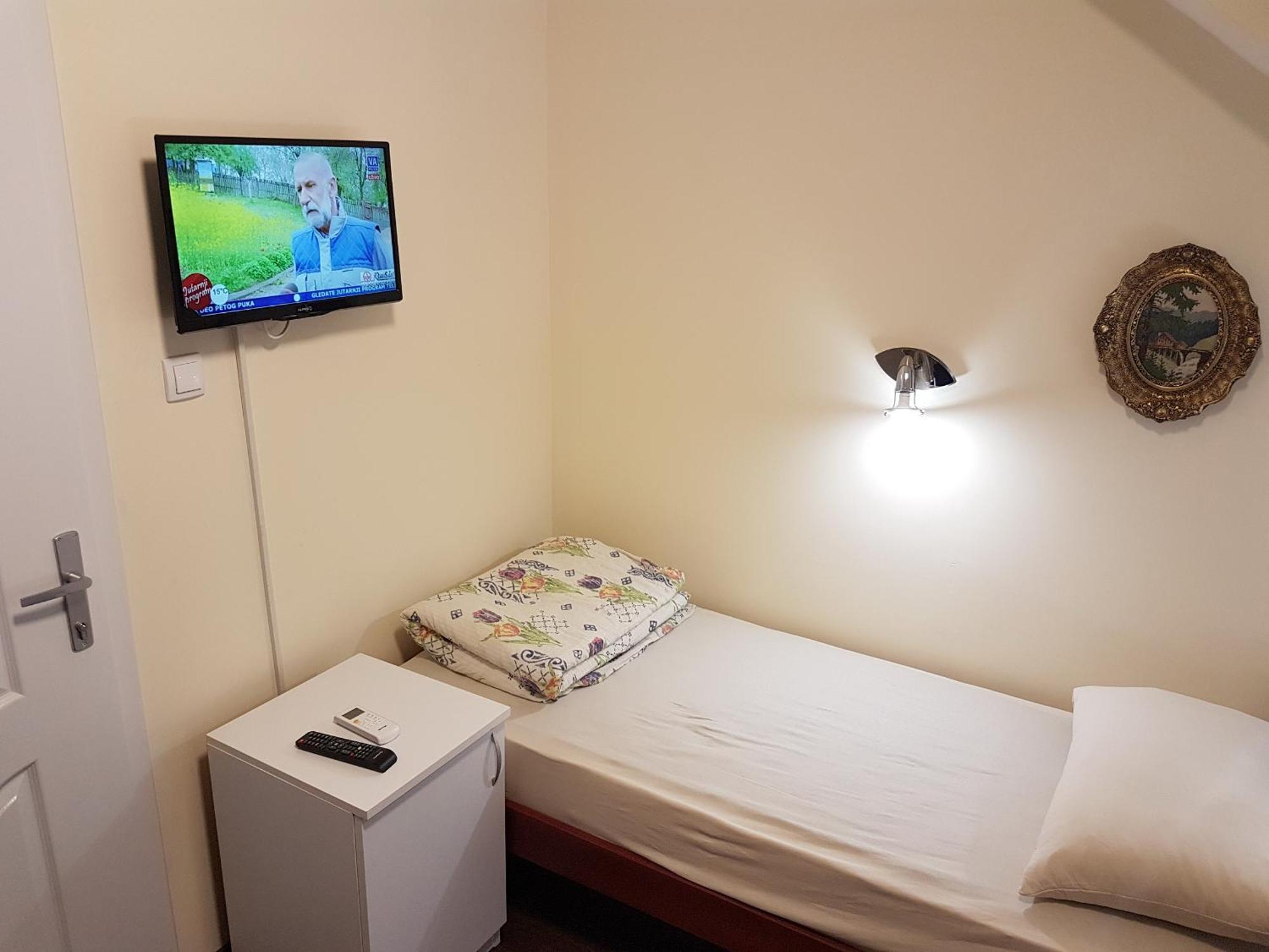 Hostel Beko Valjevo Quarto foto