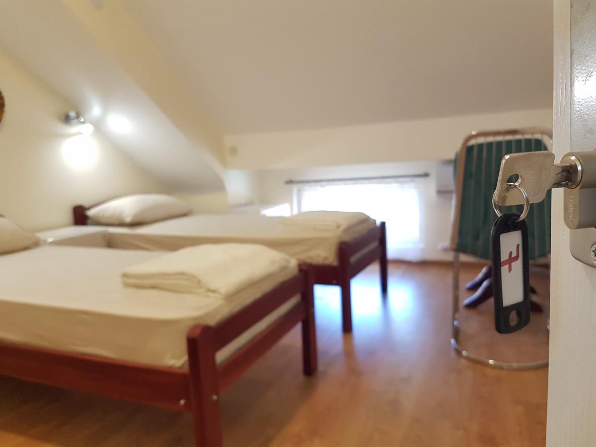 Hostel Beko Valjevo Quarto foto