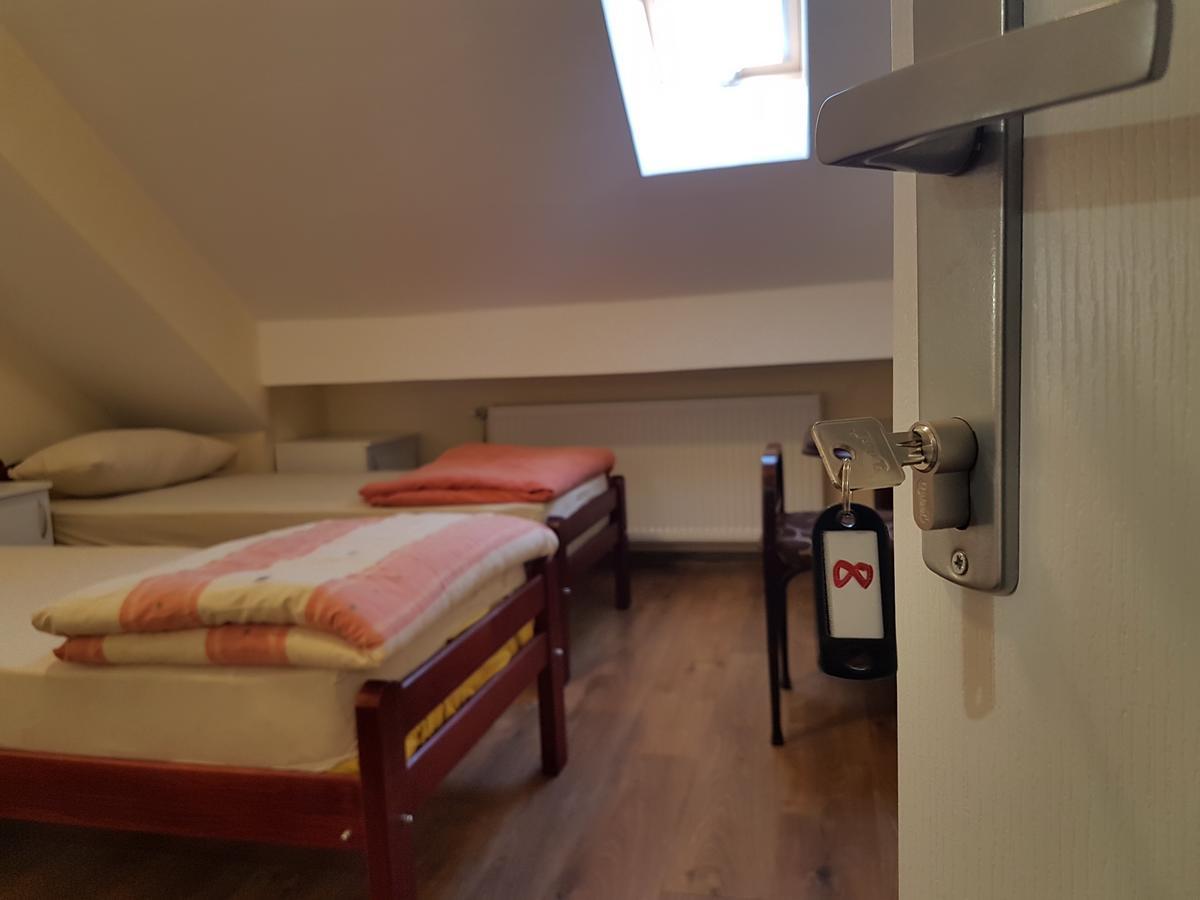 Hostel Beko Valjevo Quarto foto